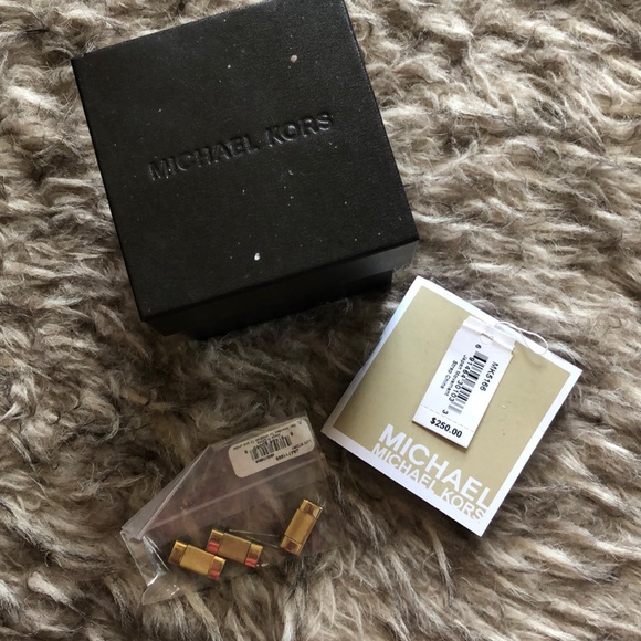 Gold Michael Kors Watch - Picture 6 of 6